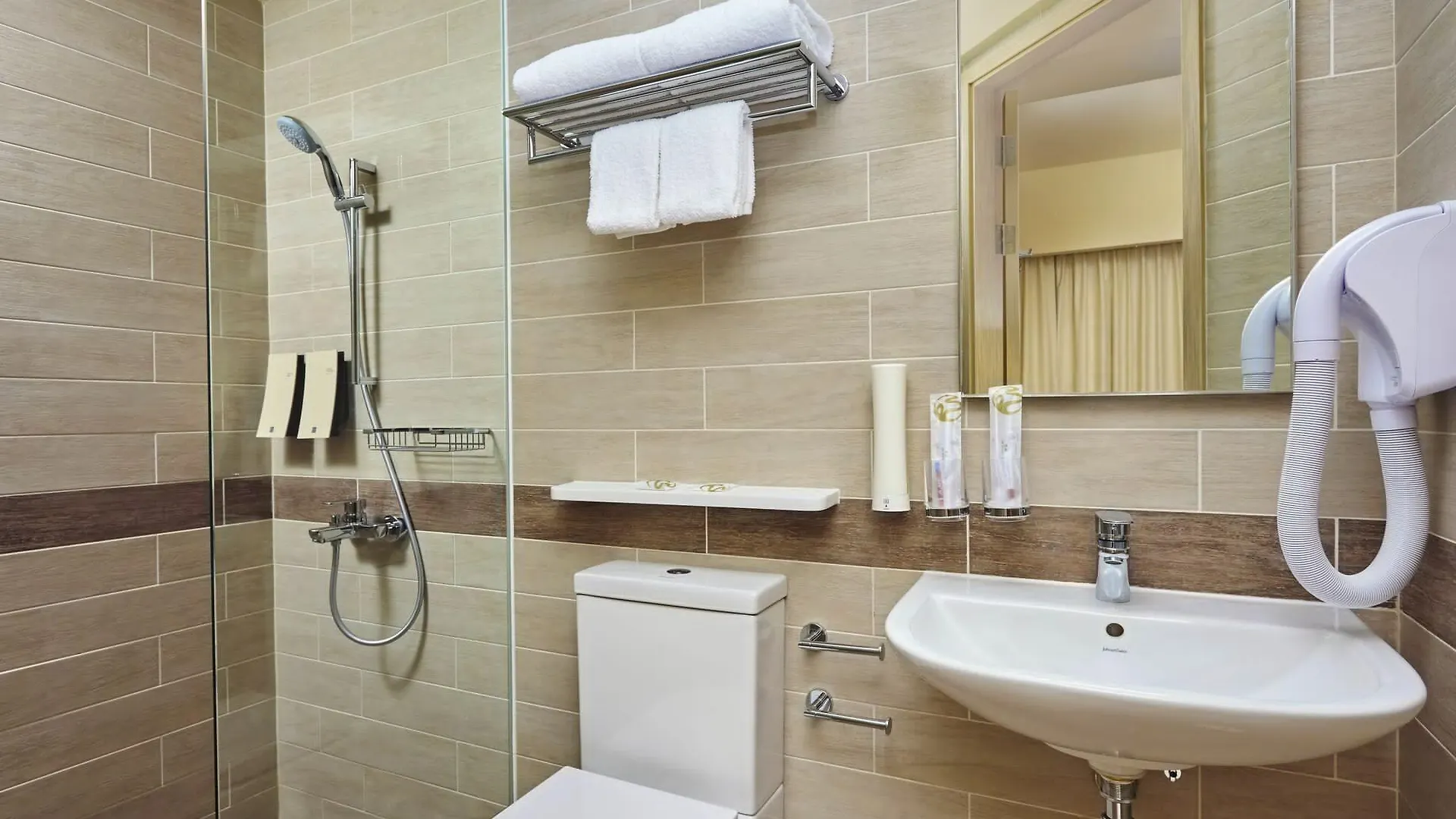 Genting Hotel Jurong Singapore 4*,  Singapore